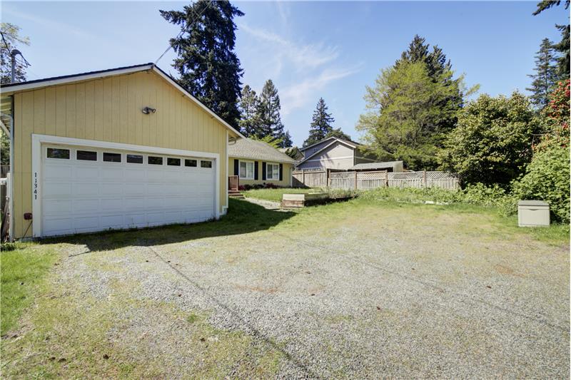 Front angled picture, 400 sf garage