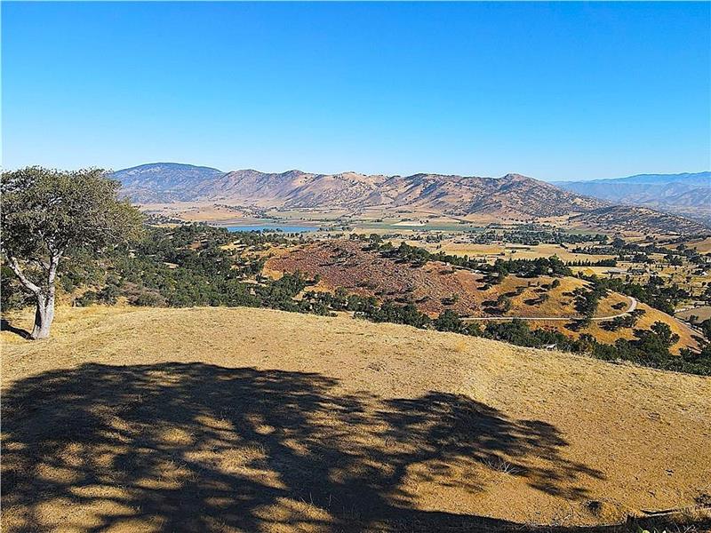 All corners are marked as well as multiple mid-point markers.