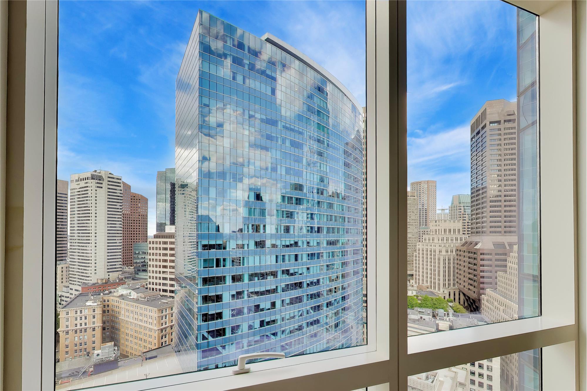 https://realbird.blob.core.windows.net/rb-photos/1-franklin-st-2608-boston-ma-02110_O8W4T8F2_653097_639234554769253307_80x60.jpg