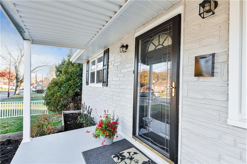 Upgraded entry & storm door