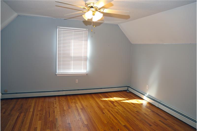 upstairs bedroom - 3rd bedroom