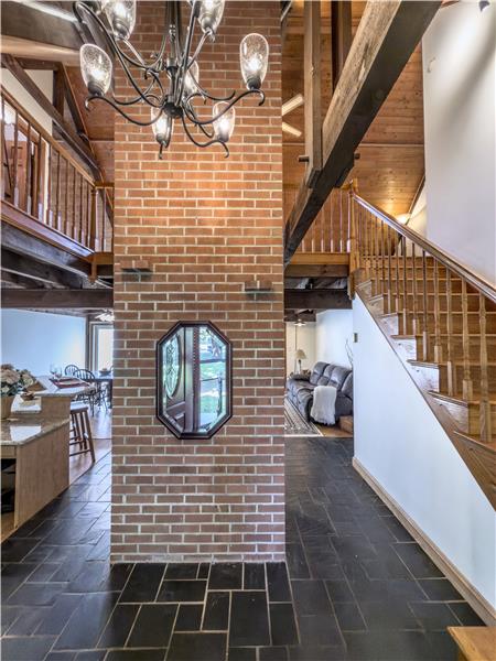 100 Russell Rd - Residence 1 - Entry