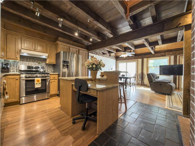 100 Russell Rd - Residence 1 - Kitchen