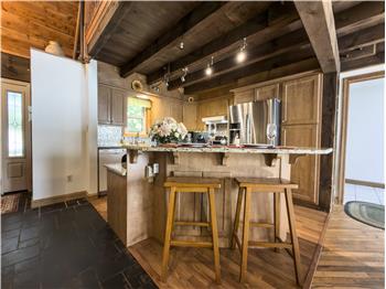 100 Russell Rd - Residence 1 - Kitchen