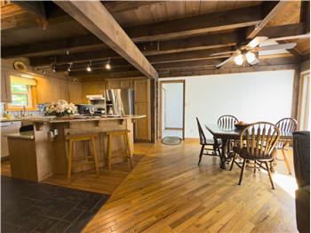 100 Russell Rd - Residence 1 - living space