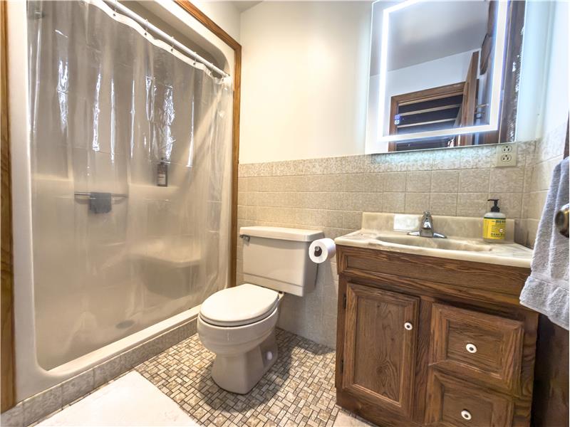 100 Russell Rd - Residence 1 - Bathroom