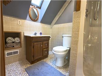 100 Russell Rd - Residence 1 - Bathroom