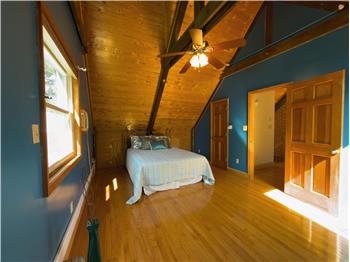 100 Russell Rd - Residence 1 - Bedroom