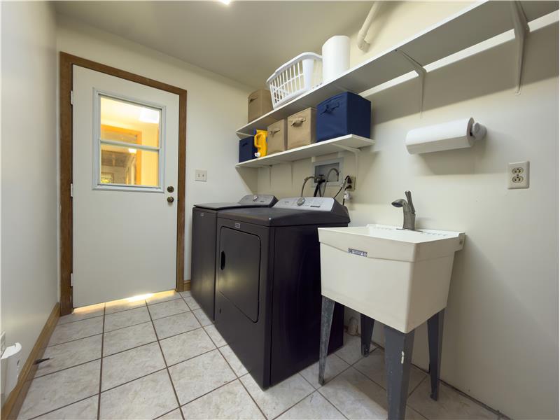 100 Russell Rd - Residence 1 - Laundy