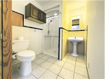 100 Russell Rd - Residence 2 - Bathroom