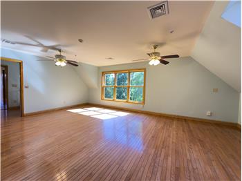 100 Russell Rd - Residence 2 - Bedroom