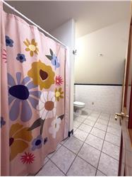 100 Russell Rd - Residence 2 - Bathroom