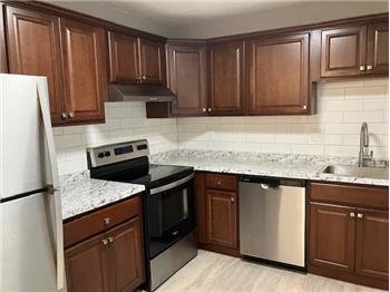 1000 Lexington St #15, Waltham, MA