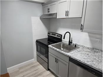 1000 Lexington St #8, Waltham, MA