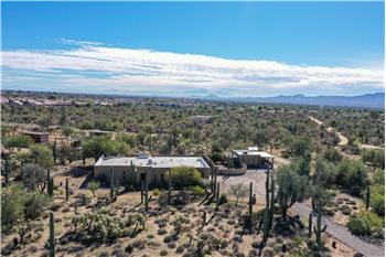 Primary listing photos for listing ID 558295