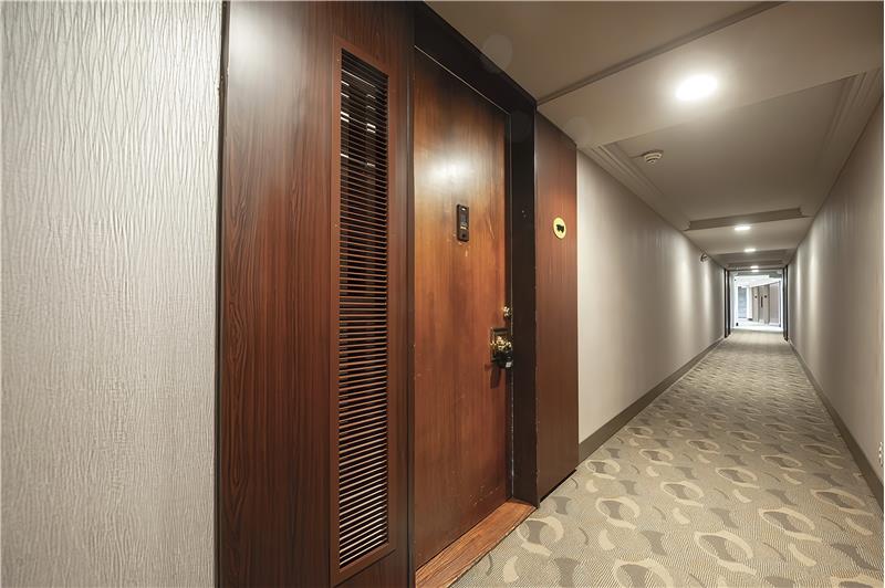1001 City Ave E1010 - Door to unit 