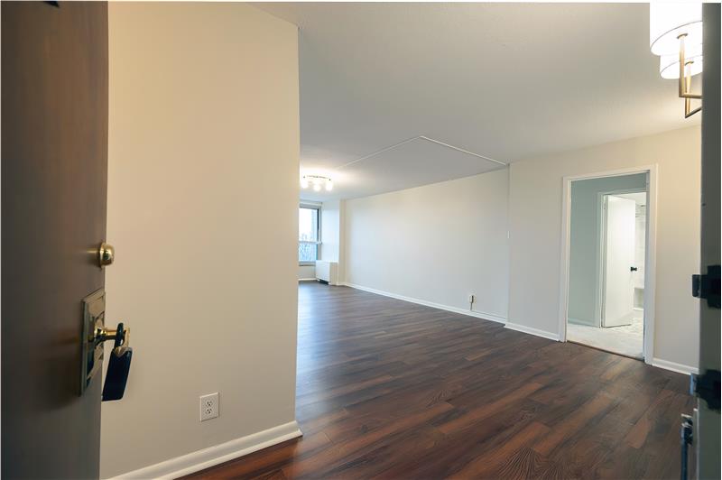 1001 City Ave E1010 - Entry 