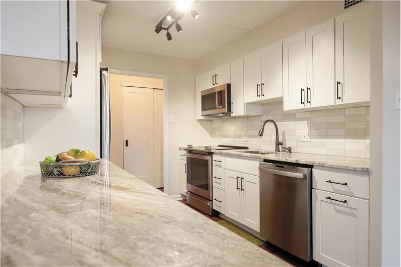 1001 City Ave E1010 - Kitchen 