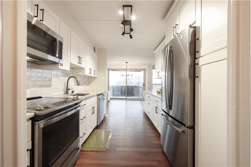 1001 City Ave E1010 - Kitchen 