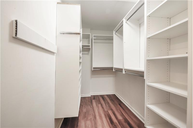1001 City Ave E1010 - Walk in closet 