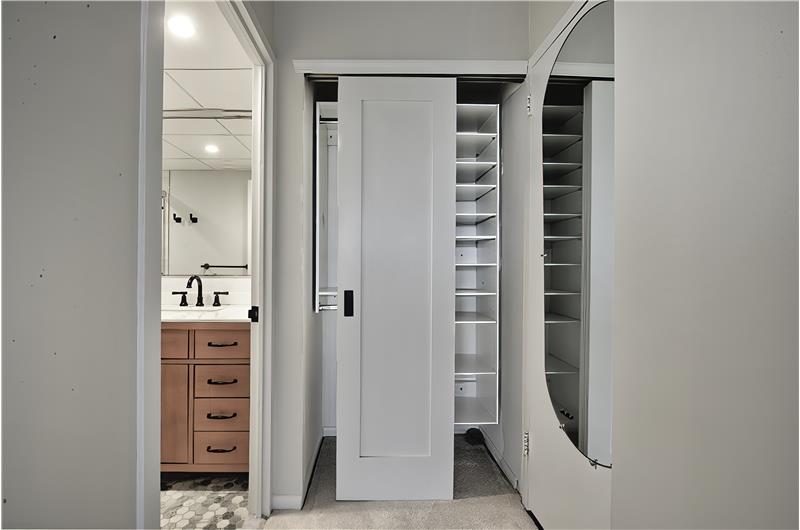 1001 City Ave E1010 - Walk in closet 