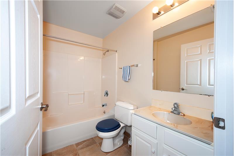 1003 Horsehoe - Bathroom