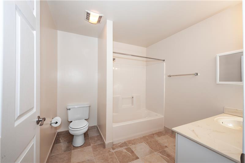 1003 Horsehoe - Bathroom