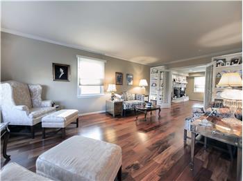 1016 Winding River - Living room