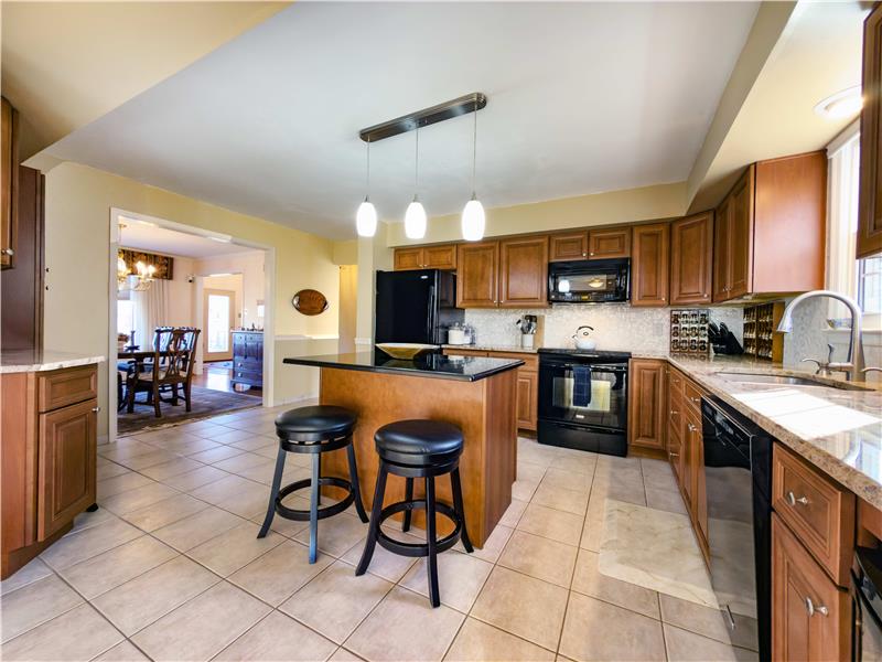 1016 Winding River - kitchen