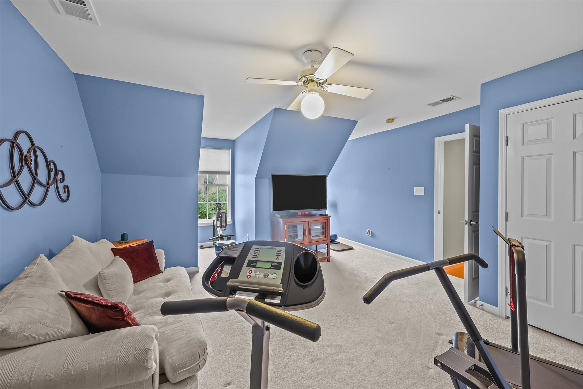 https://realbird.blob.core.windows.net/rb-photos/10217-linskland-drive-huntersville-nc-28078_J9G4T5D6_641661_638875786788332479_80x60.jpg