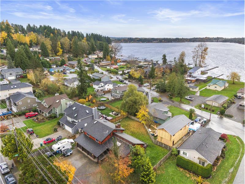 Right Next to Lake Stevens!