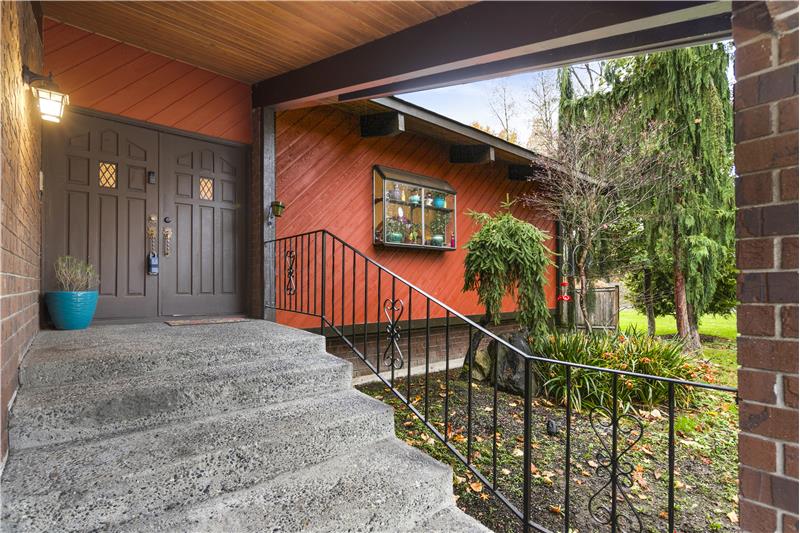 Lake Stevens 4 Bedroom!