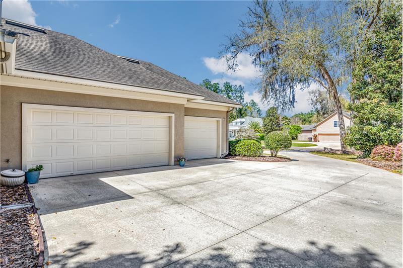 Side Entry 3 Car Garage