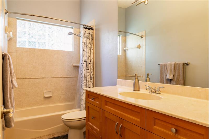 Guest Bath 2