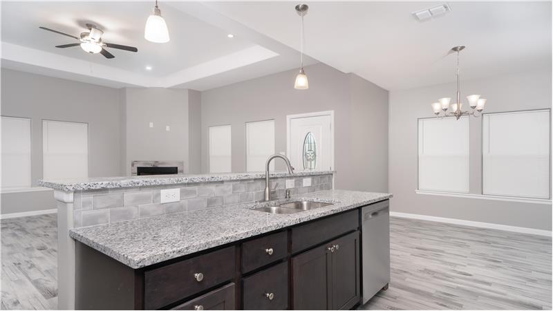 Kitchen / Dining Area