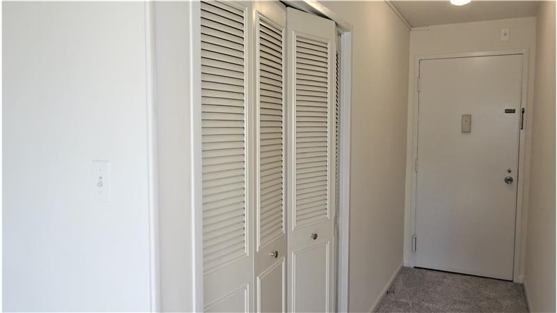 Great Closet Space, Walk-In closet
