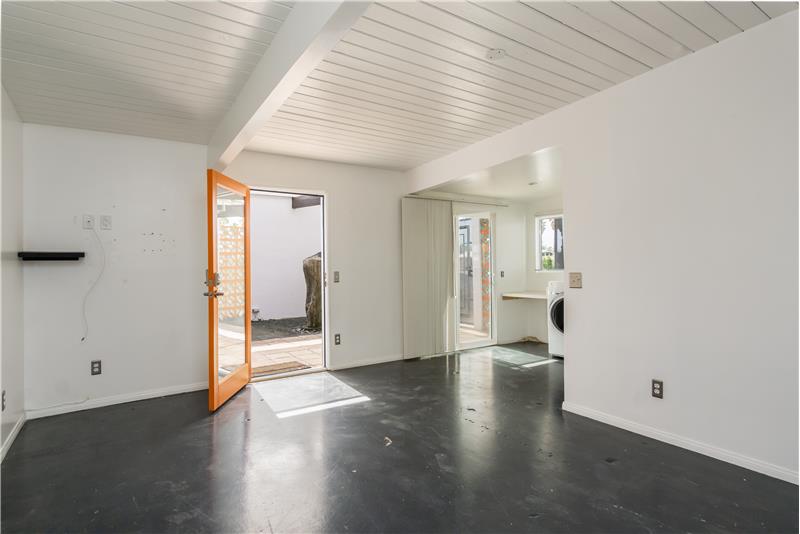 Casita with Concrete floors