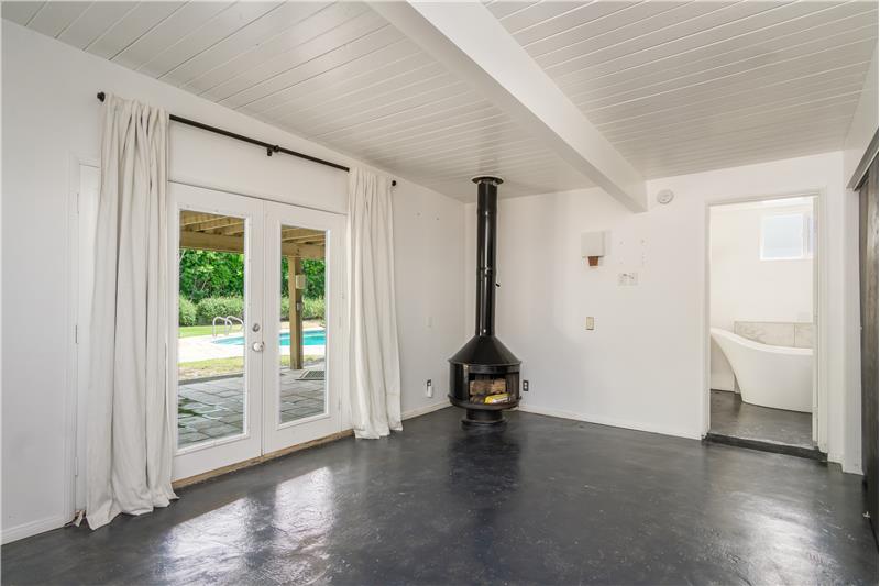 Bedroom Overlooking Back Yard and Pool