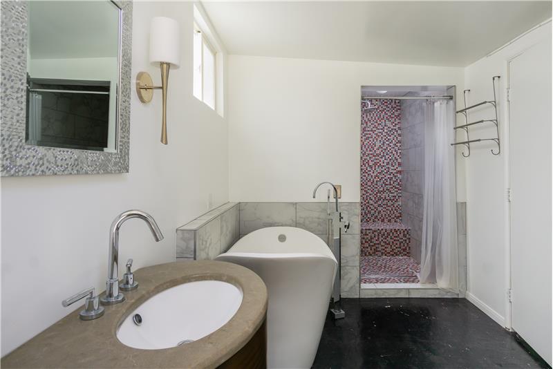 Free standing Tub and Shower room