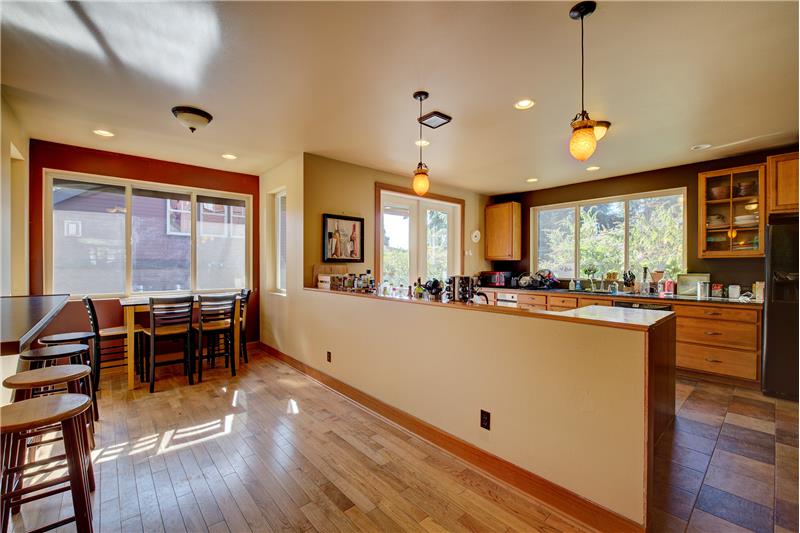 Kitchen eating space + Kitchen