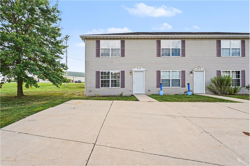 1055 Arlington Way end unit