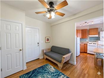 Primary listing photos for listing ID 647682