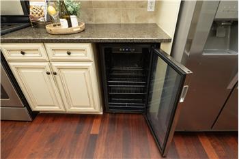 Wind / Beverage Refrigerator