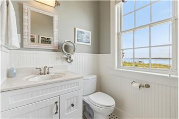 Second floor full bathroom