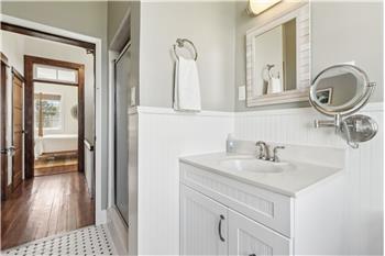 Second floor full bathroom