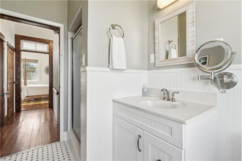 Second floor full bathroom