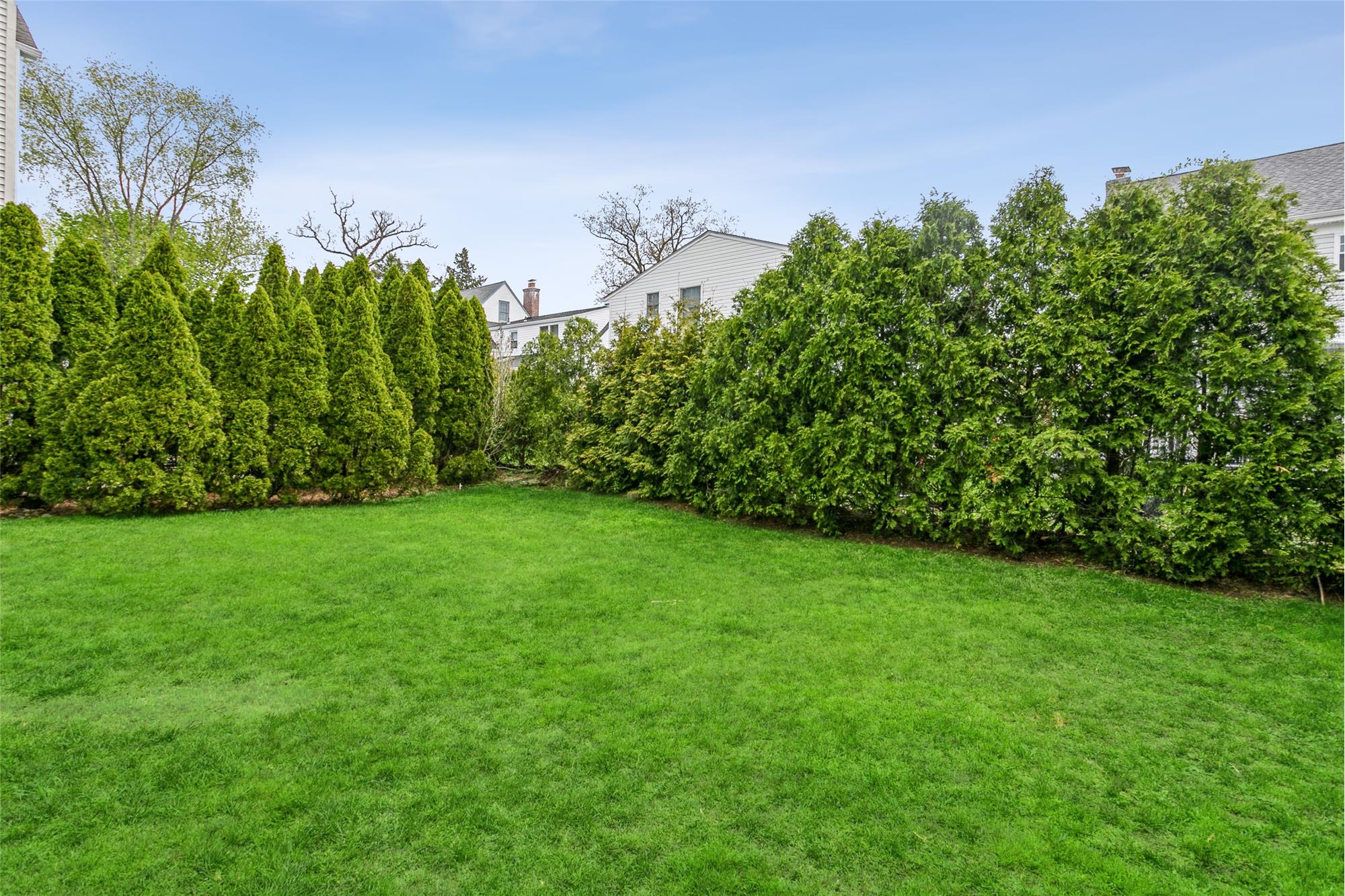 https://realbird.blob.core.windows.net/rb-photos/106-white-road-scarsdale-ny-10583_B2C7C2B2_647862_639138751368018929_80x60.jpg