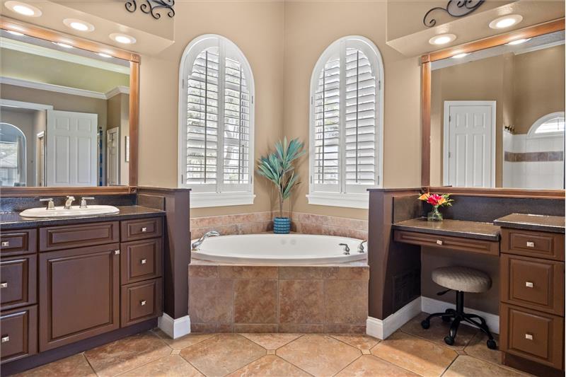 Primary En Suite Bath