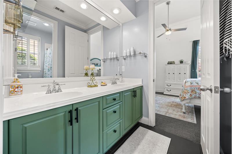 Jack and Jill Bath between bedrooms 2 & 3