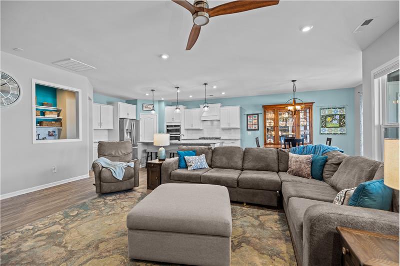 Spacious great room with lots of entertaining space